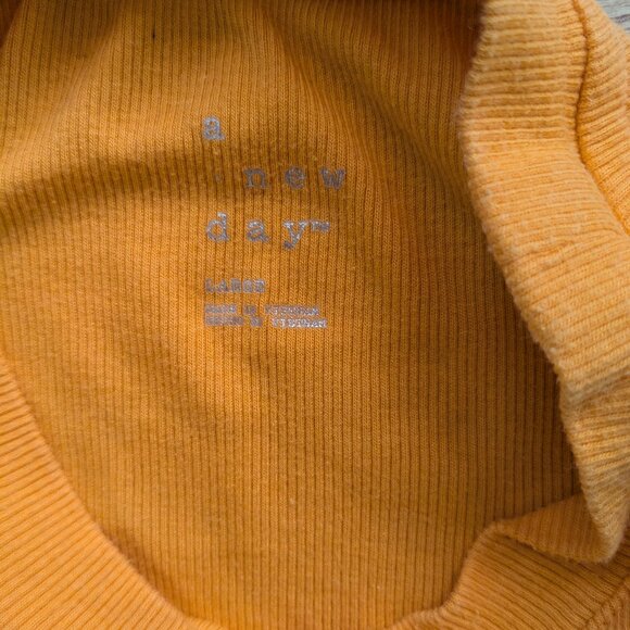 EUC Orange top with short sleeves L - Picture 6 of 9